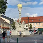 Stylish Youthful In The Heart Of Moedling, Fiatalos Boldog Otthon Sziveben