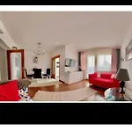 Daire Stylish Youthful In The Heart Of Moedling, Fiatalos Boldog Otthon Sziveben