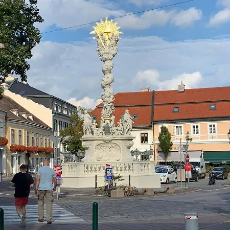 Stylish Youthful In The Heart Of Moedling, Fiatalos Boldog Otthon Sziveben