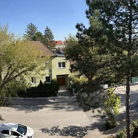 Stylish Youthful In The Heart Of Moedling, Fiatalos Boldog Otthon Sziveben Modling