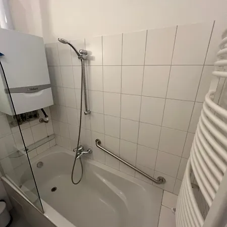 Stylish Youthful In The Heart Of Moedling, Fiatalos Boldog Otthon Sziveben