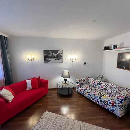 Stylish Youthful In The Heart Of Moedling, Fiatalos Boldog Otthon Sziveben Daire