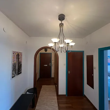 Apartmán Stylish Youthful In The Heart Of Moedling, Fiatalos Boldog Otthon Sziveben Modling