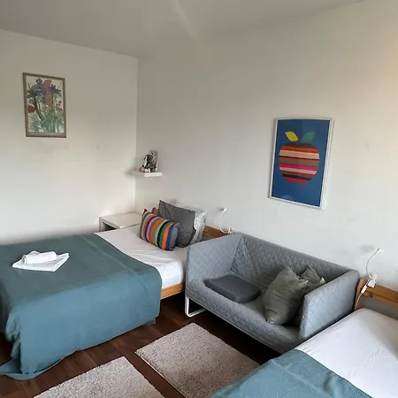 Stylish Youthful In The Heart Of Moedling, Fiatalos Boldog Otthon Sziveben Daire *