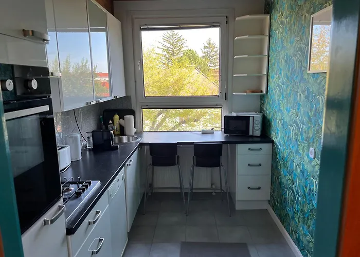 Stylish Youthful In The Heart Of Moedling, Fiatalos Boldog Otthon Sziveben Daire *