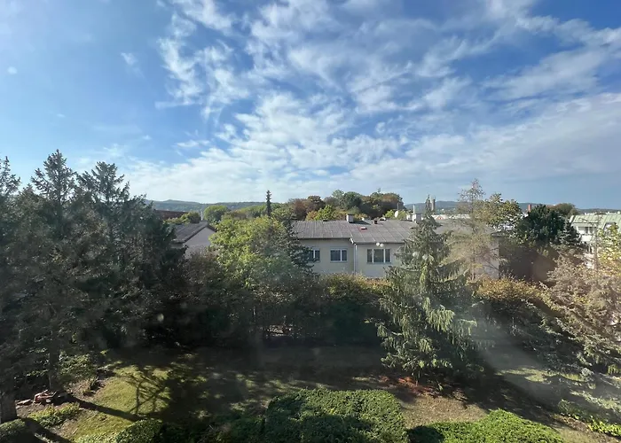 Stylish Youthful In The Heart Of Moedling, Fiatalos Boldog Otthon Sziveben * Modling