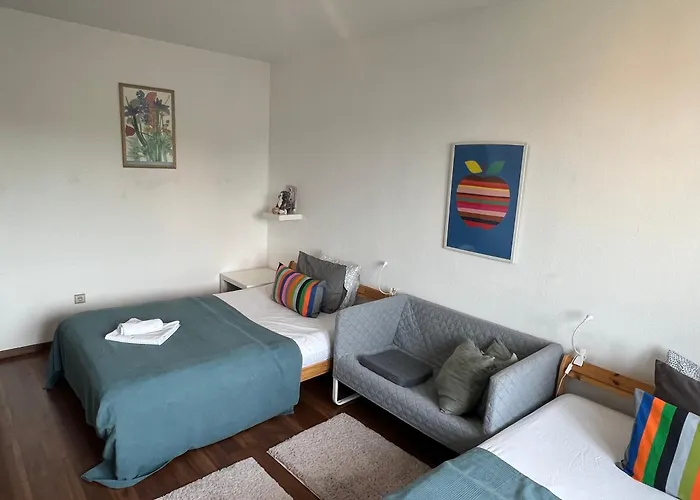 Stylish Youthful In The Heart Of Moedling, Fiatalos Boldog Otthon Sziveben Daire *