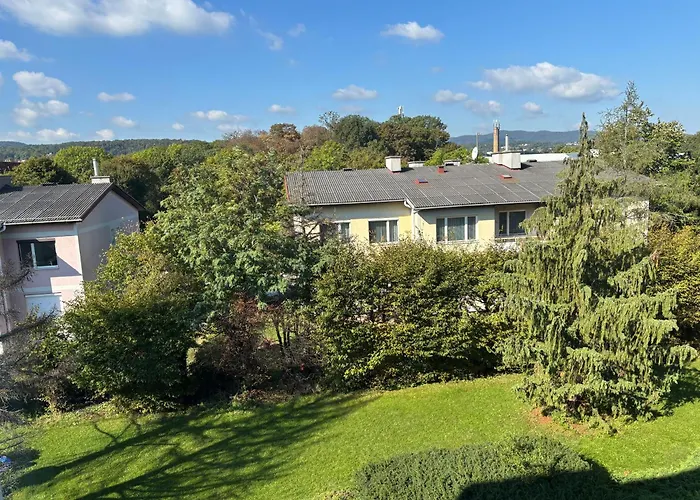 Stylish Youthful In The Heart Of Moedling, Fiatalos Boldog Otthon Sziveben *